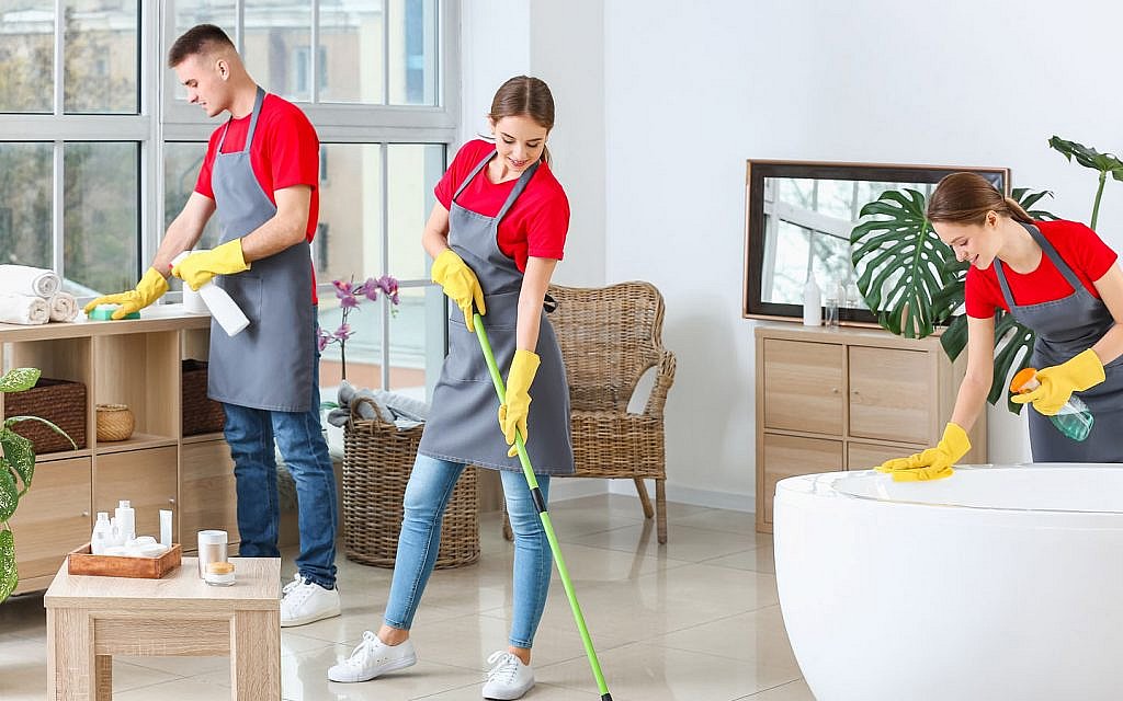 Professional office cleaning services Toronto team at work in a modern office.