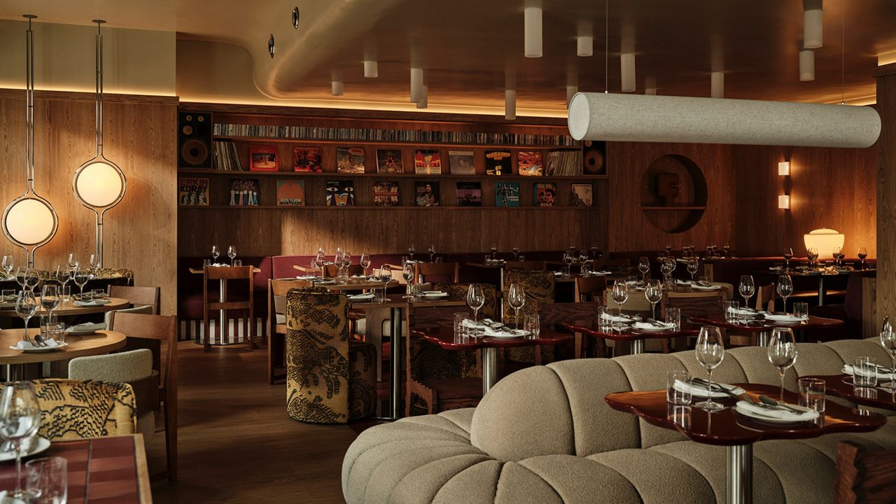 restaurant cleaning North York clean commercial dining space with polished tables floors and organized seating